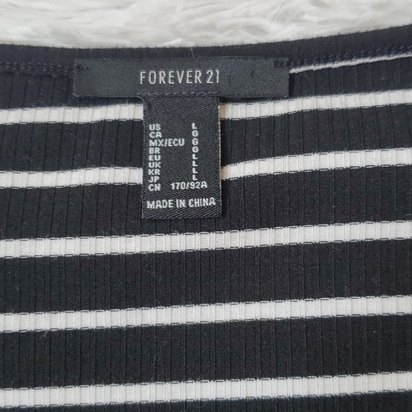 Forever 21 crop top - Picture 2 of 2